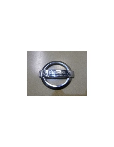 EMBLEMA TRASERO NISSAN