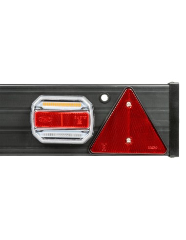 BARRA PARA REMOLQUE CON 2 PILOTOS LED Y 2 CATAREFLECTANTES