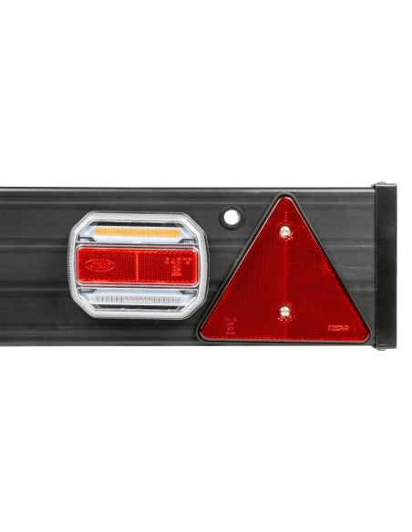BARRA PARA REMOLQUE CON 2 PILOTOS LED Y 2 CATAREFLECTANTES