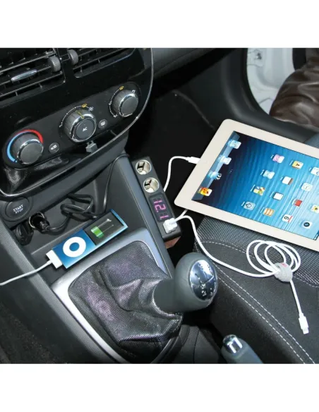 Enchufe Mechero Multivoltaje Con 2 Tomas, 2 Usb Y Voltimetro Digital 12/24V 36V