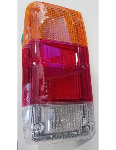 Piloto Trasero Izquierdo  C/Portalampara Nissan Patrol 79-88